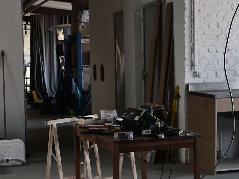 Detailed layout of exercise equipment on a wooden table.